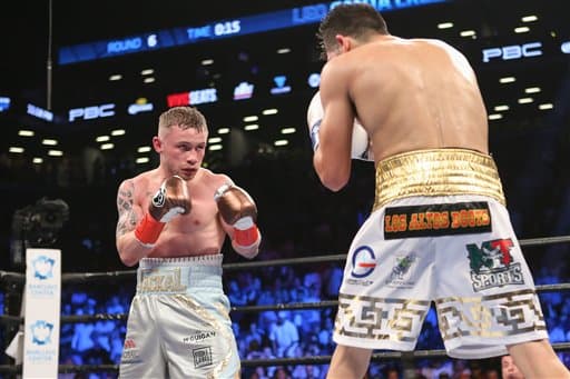 Carl Frampton venció a Leo Santa Cruz por decisión mayoritaria y le arrebató el título pluma AMB.