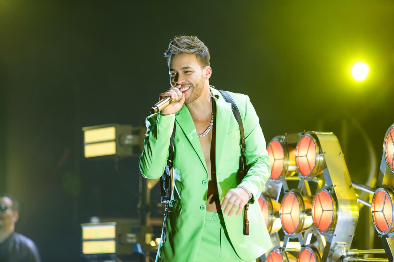 <b>Nombre: </b>Geoffrey Royce Rojas
<br>
<b>Nombre artístico:</b> Prince Royce