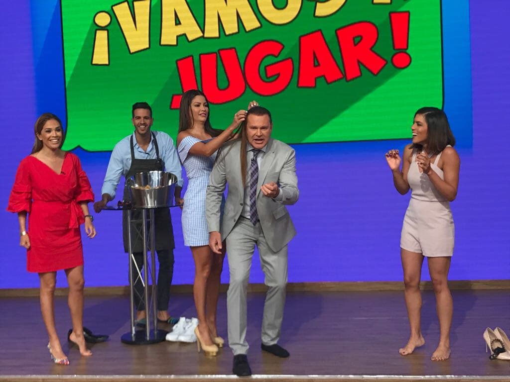 Alan no le atinó pero salió ganando, ya que hasta con cabello terminó.