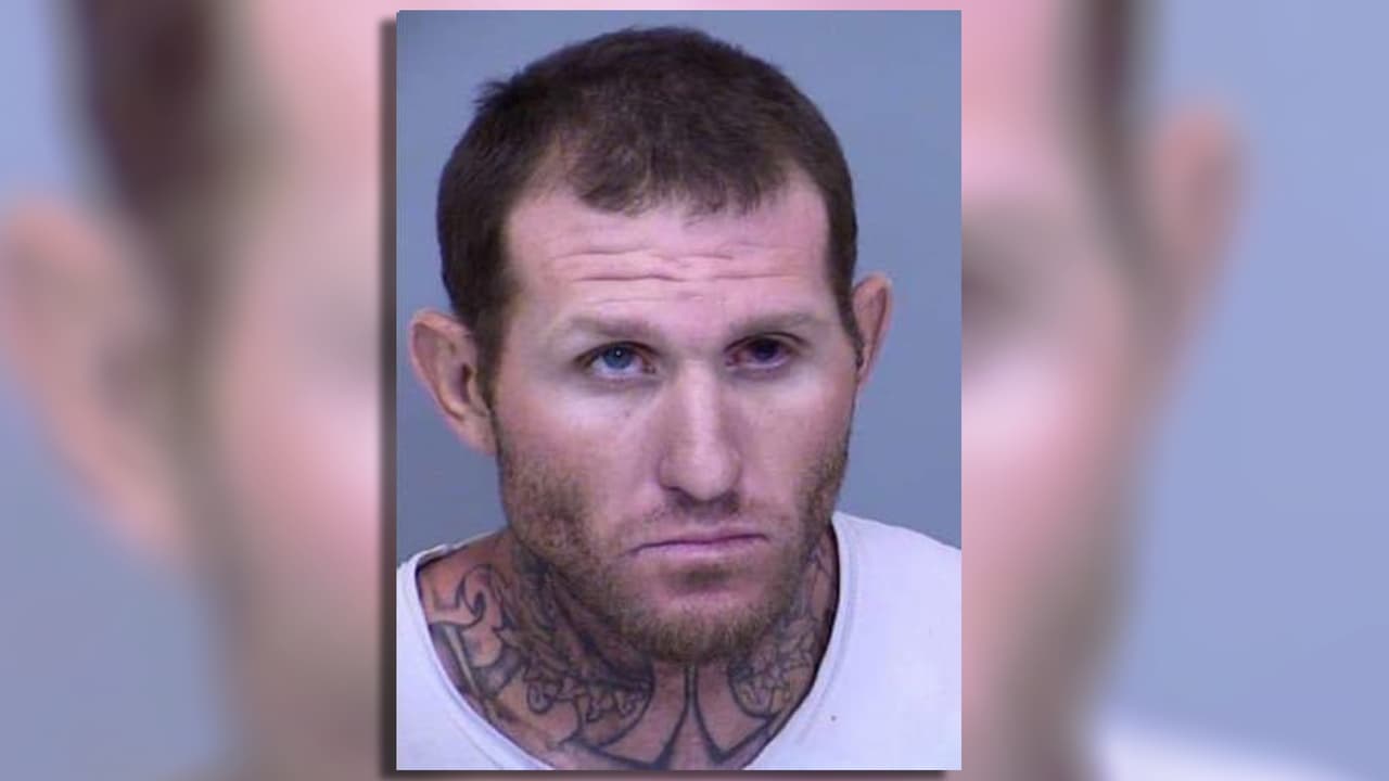 Lucha por su vida un oficial de Arizona que fue atacado por un sospechoso al que intentaba detener