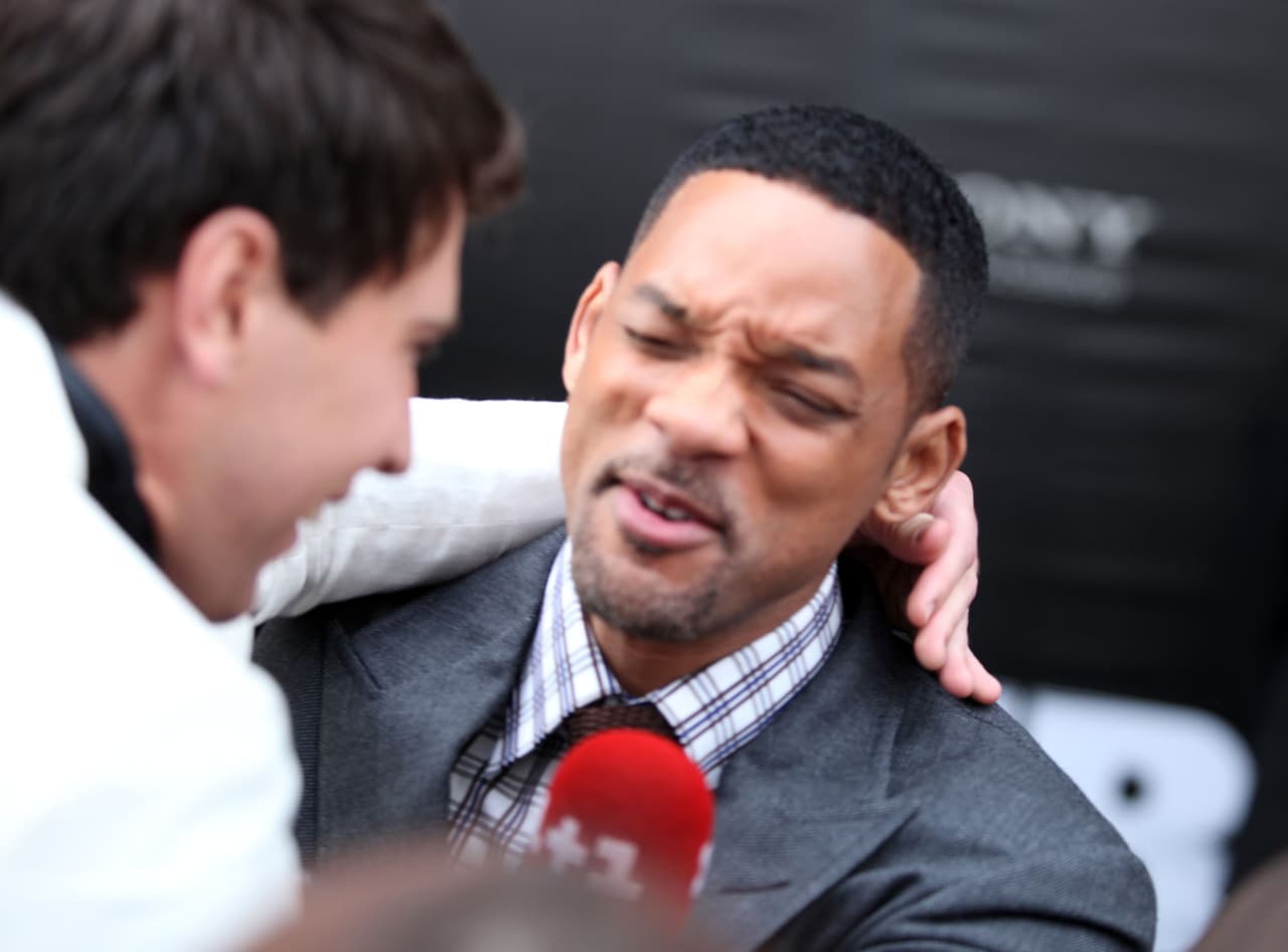 Will no quedó muy feliz con la muestra de afecto y de inmediato se echó para atrás.