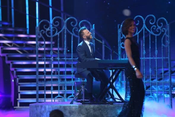 Una octava gala donde la hermandad reinó entre las seis chicas que quedan en la Mansión de la Belleza. Larry Hernández y Noel Schajris fueron los invitados de la noche y aunque pensábamos que todo era Peace and Love, llegó el momento de salvar y nominar: las chicas le dieron su voto a Catherine. Sin embargo, la sentenciadas de esta semana son las BFFs Geisha y Nathalia.