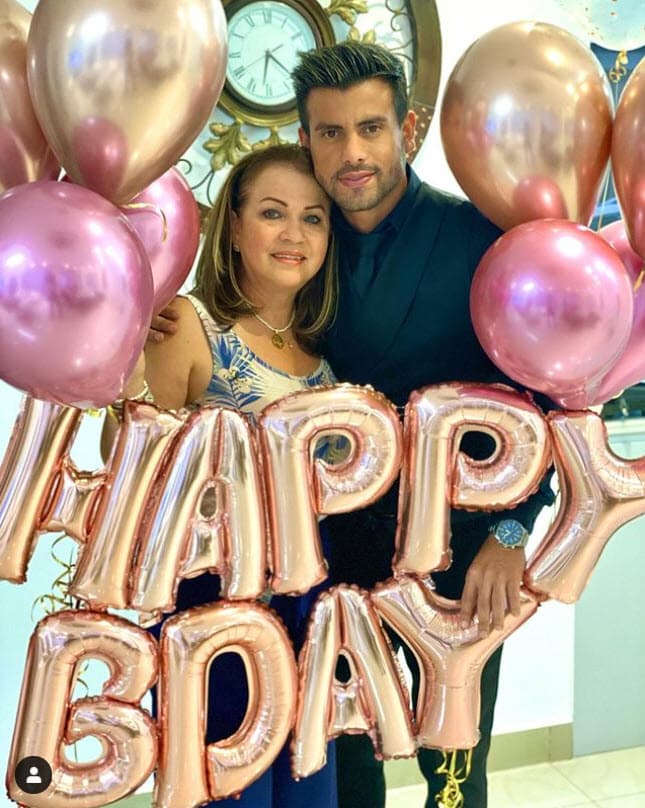 Le sobreviven su madre Nachita Ríos (foto) y sus tres hermanos, ya que su padre Toñito Ruales falleció el 9 de noviembre de 2019 debido a un aneurisma cerebral.
<br>