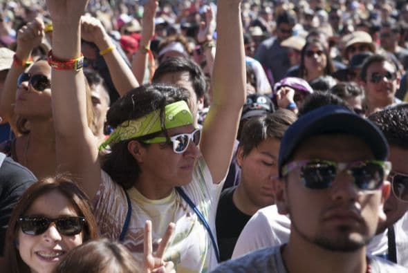 La banda mexicana liderada por León Larregui conquistó a los miles de asistentes en el segundo día del Austin City Limits.