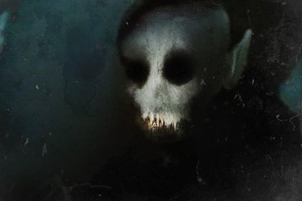 Gracias a Drácula, la obra literaria más famosa del escritor irlandés Bram Stoke, se
<i> </i>impulsó el misticismo alrededor de la creencia de seres que se alimentan de la esencia vital de otros seres vivos (usualmente bajo la forma de sangre) para sobrevivir, y que conocemos como vampiros.