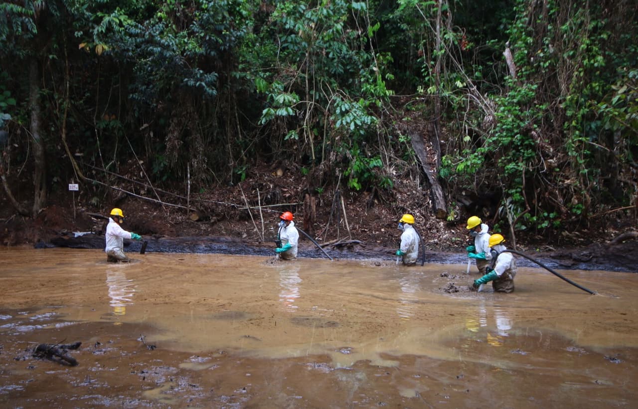 El quinto derrame fue el 23 de agosto en el distrito de Urarinas, en la región de Loreto, y se produjo en dos tramos del ducto por cortes en el ducto que provocaron la fuga de 1,710 barriles en uno de ellos y 2,330 barriles en el otro.