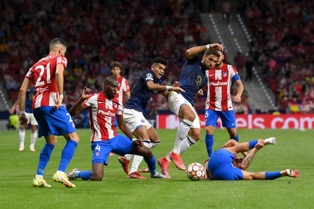 Atlético de Madrid y Porto se juegan la vida hoy en la Champions League.