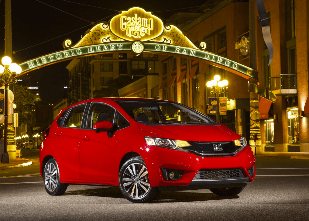 Modelo: 
<b>Honda Fit</b>
<br>Planta en la que se construye: Honda Celaya
<br>Ventas totales en 2016: 56,630 unidades
<br>Precio inicial: 16,090 dólares
<br>Precio inicial + impuesto fronterizo del 20%: 
<b>19,308 dólares</b>