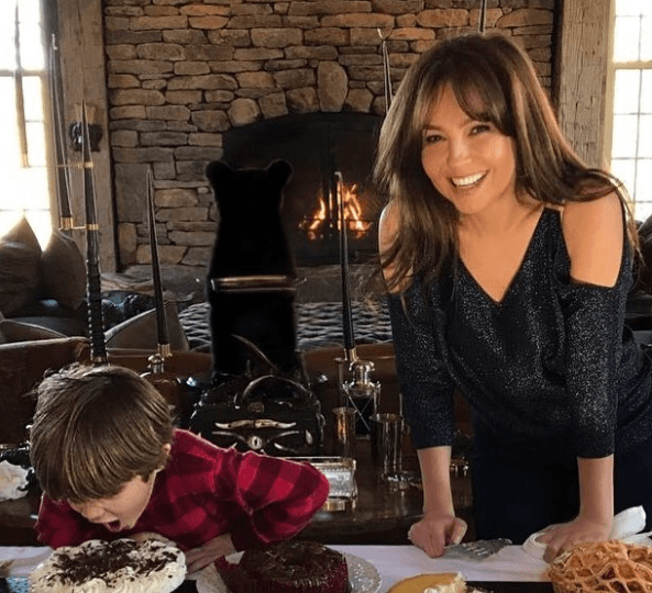 Matthew recién cumplió siete años y su famosa mamá aprovechó la fecha para compartir con sus fanáticos la conmovedora fotografía.