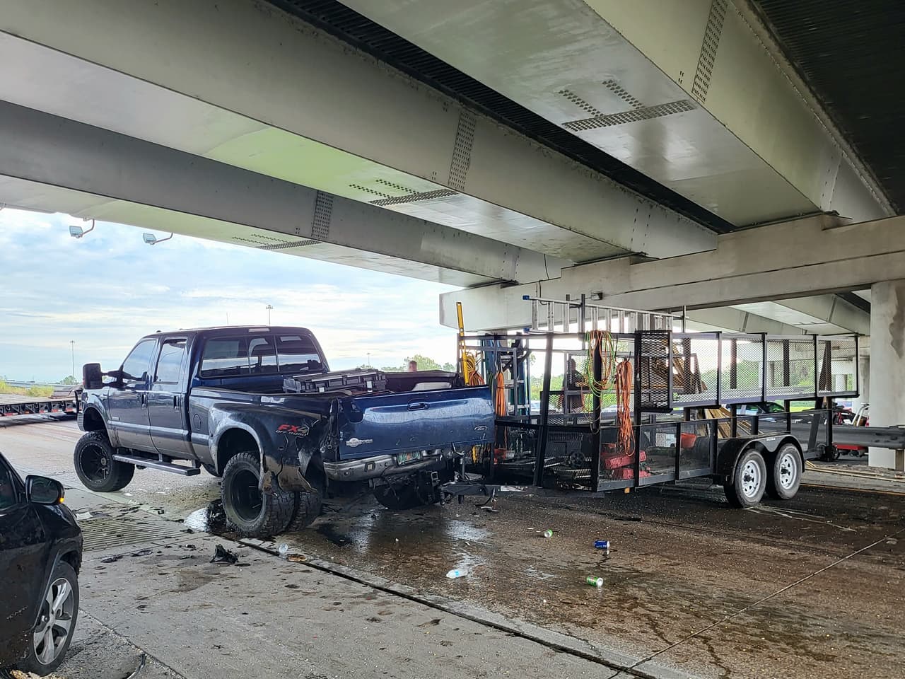 Un accidente múltiple en la intersección de la I-75 y Carretera Estatal 60, en Brandon, en el condado Hillsborough, dejó ocho personas heridas. La causa fue un camión que arrojó tierra mojada a la calle.