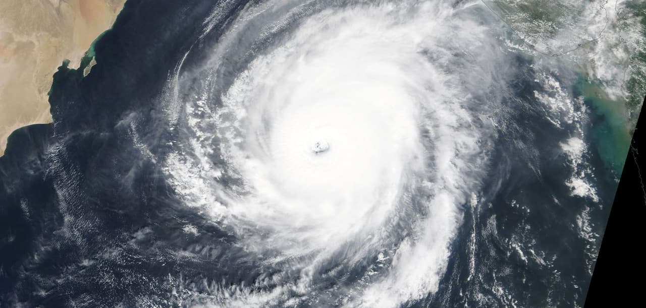 Kyarr, 'La bestia del Océano Índico', es ahora el ciclón más potente sobre la Tierra 