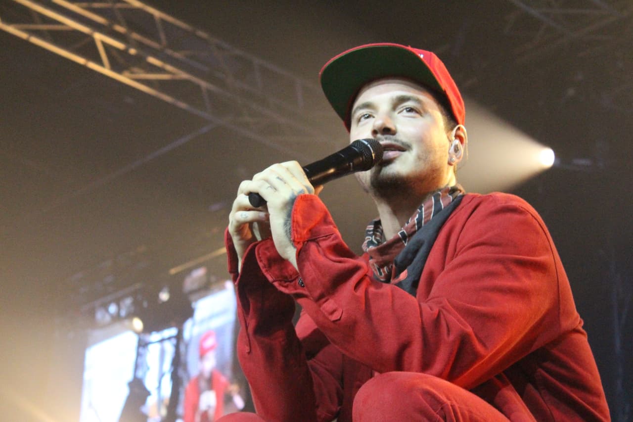 Nos emocionamos coreando "6AM".