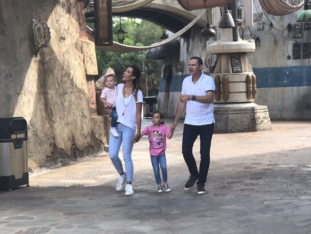 Esta semana, la familia Tacher recorrió Batuu, la nueva tierra de Star Wars Galaxy's Edge en Orlando, Florida.