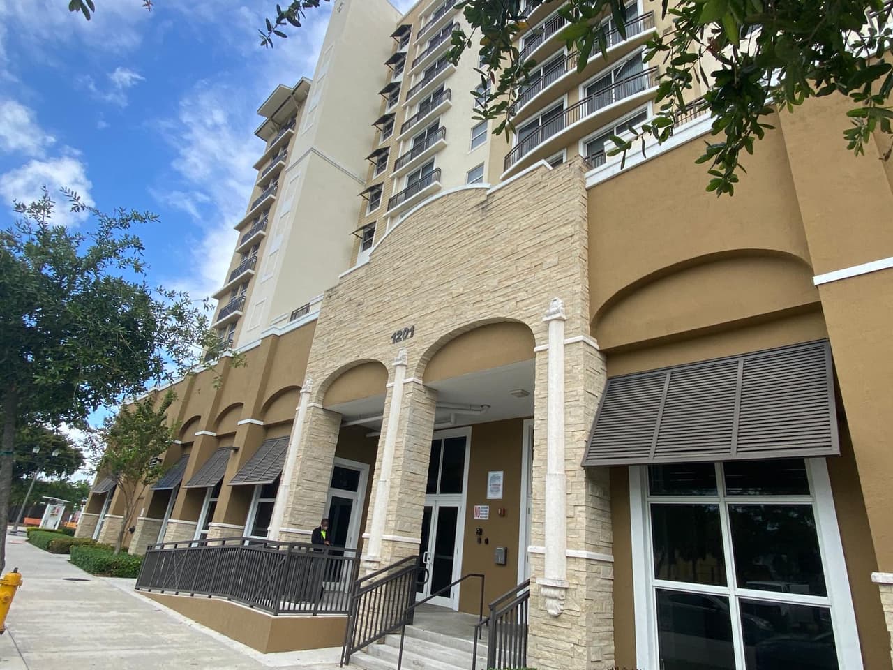 El sospechoso fue arrestado en su casa este martes, en el 1201 del noroeste y la tercera avenida, en sector de Overtown de Miami. 
<br>