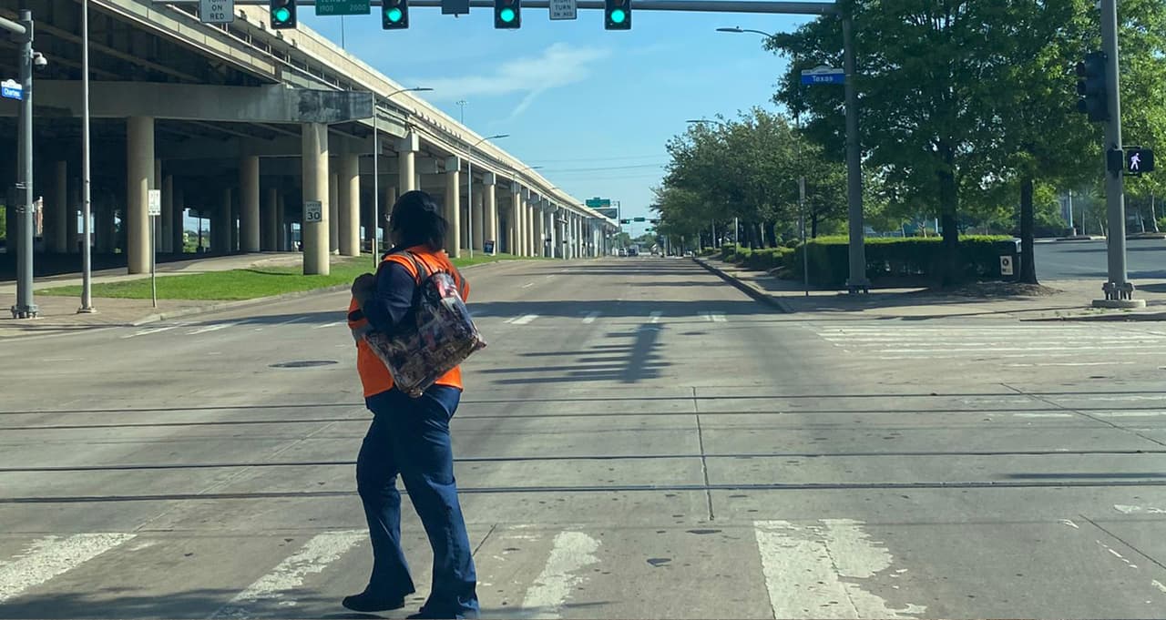 Las autoridades han emitido la orden de no salir de casa.