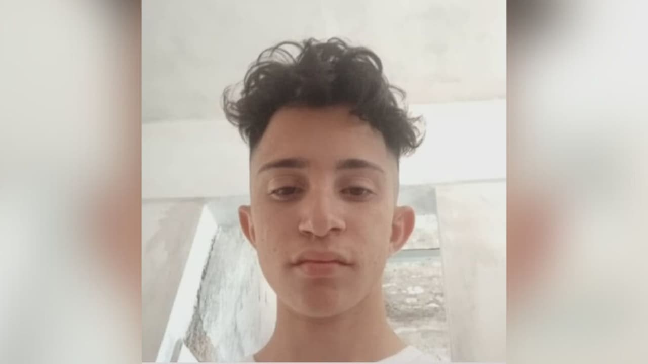 Adolescente que fue detenido por ICE sigue en custodia a pesar de que su madre pagó la fianza