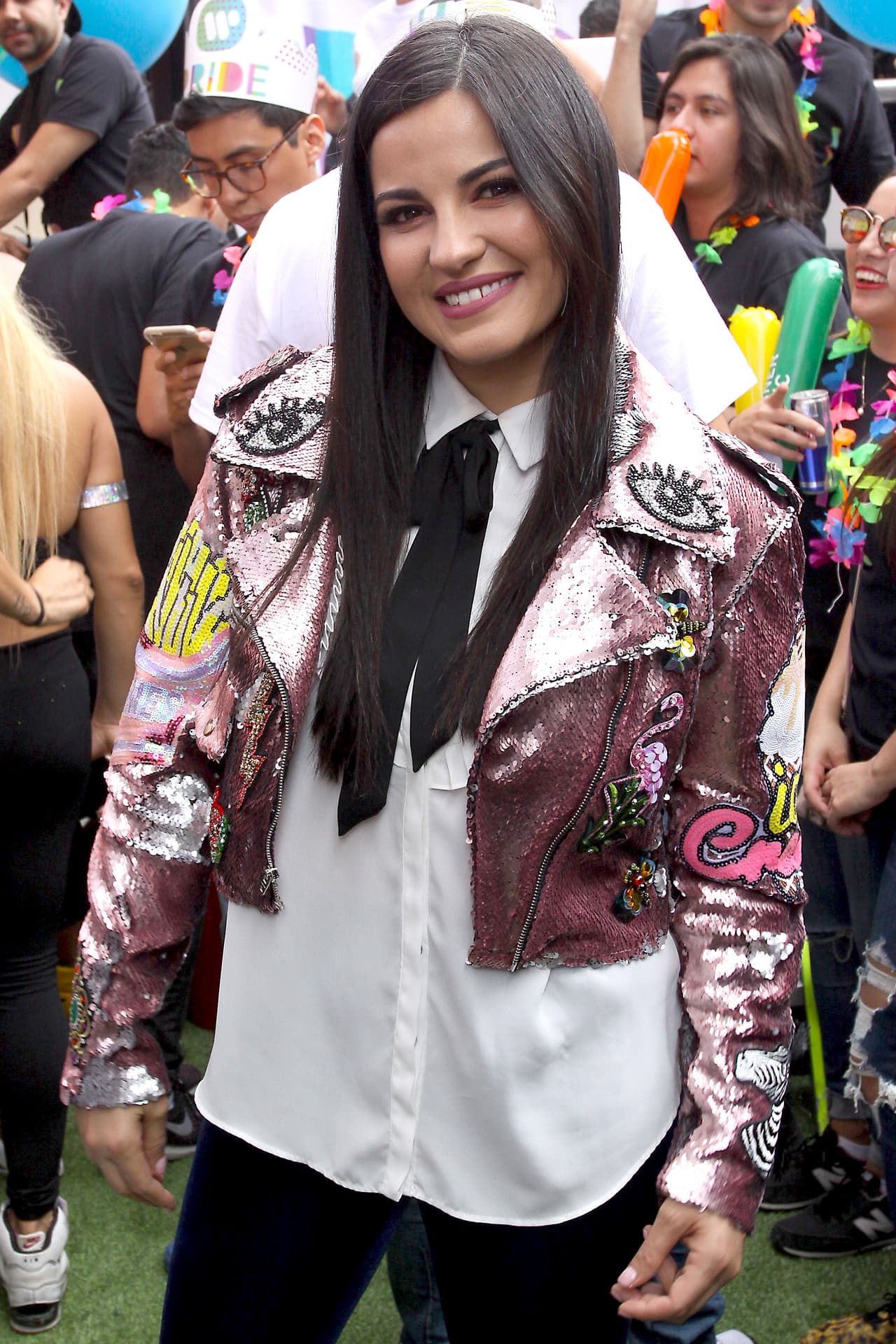 Aunque la pareja de Koko Stambuck no brindó mayores detalles sobre la trama, Netflix sí lo hizo, al compartir que la apariencia de los protagonistas no es lo que parece.