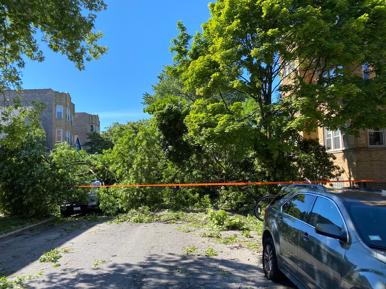 Este martes 11 de agosto por la mañana, unos 417,000 clientes de ComEd seguían sin electricidad, dijo el portavoz de la compañía.