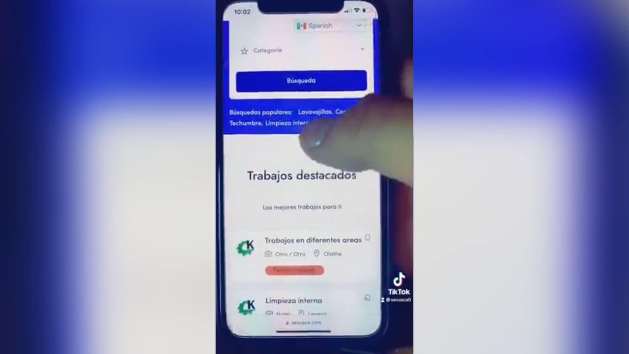 -Puedes bucar el trabajo por título, ubicación o categoría.
<br>-Hay empleos en muchas ciudades de Estados Unidos.
<br>-Aparecerán las búsquedas más populares y los trabajos destacados.