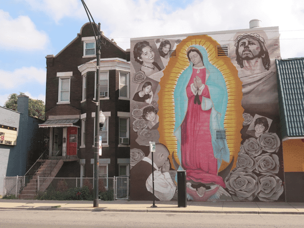 Recostada, con su rostro hacia el Atlántico, las flores se quedarían por encima de conocidos picos mexicanos como el Popocatepetl, la Malinche, el Nevado de Toluca, el cerro del Tepeyac y el cerro de la Estrella.