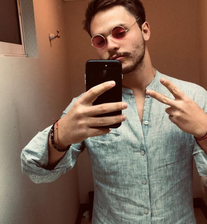 En 2016
<b><a href="https://www.univision.com/entretenimiento/celebridades/el-hijo-de-sergio-sendel-sorprende-con-su-galanura-y-le-roba-camara-a-su-padre-fotos" target="_blank">formaba parte del catálogo de modelos </a></b>de la agencia de Glenda Reyna,
<b><a href="https://www.univision.com/famosos/eiza-gonzalez-hace-llorar-a-su-mama-y-es-por-una-muy-buena-razon-fotos" target="_blank">madre de la famosa actriz Eiza González. </a></b>
<br>