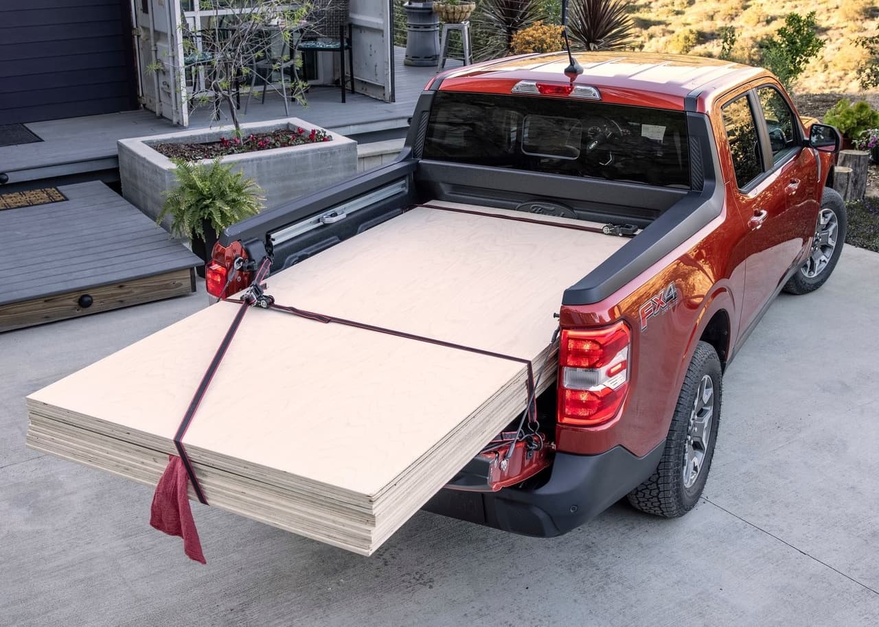 Tanto la variante híbrida como la convencional a gasolina son capaces de transportar hasta 1,500 libras de carga útil.