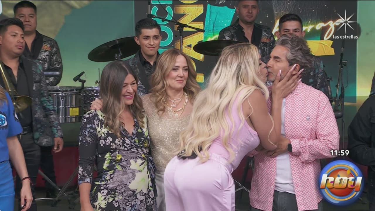 Así fue el beso de Wendy Guevara y Raúl Araiza