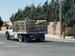 En un tiempo, para despistar a la Policía, los ladrones dejaron de usar pipas y empezaron a transportar el agua robada en contenedores de plástico con capacidad para 330 galones que ponían en camionetas.