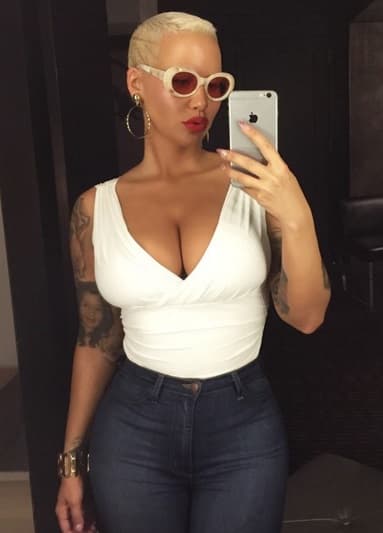 Además es fanática de las selfies.