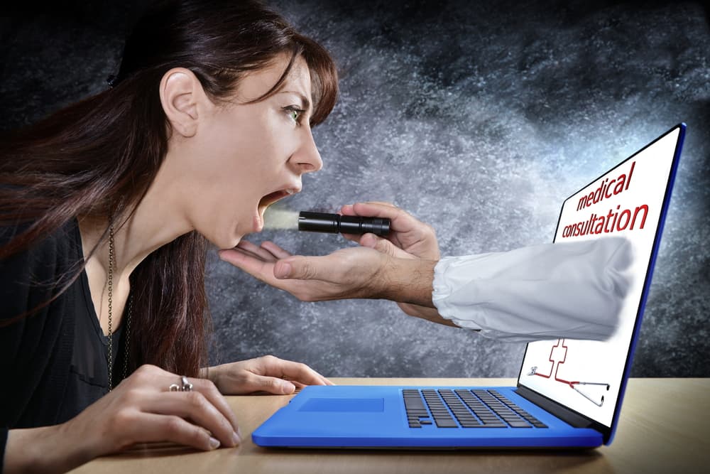 Tocan todo con guantes, se inquietan ante cualquier cambio de sus patrones de salud pensando que están enfermos o padeciendo de algo. Se alejan de alguien que ven con alguna dolencia temiendo contagiarse, todo lo escudriñan y son exagerados con la limpieza, obsesivos y compulsivos. Asimismo suelen aterrarse si tienen que hablar en público pues tienden a ser tímidos.