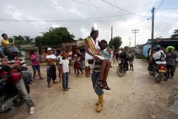 "Doy las gracias a todos los que hicieron posible este triunfo, estaba segura de que mi gente de (el barrio de) Boston me iba a acompañar hasta el final", dijo la nueva reina cuando le comunicaron que era la ganadora entre 24 jovencitas.