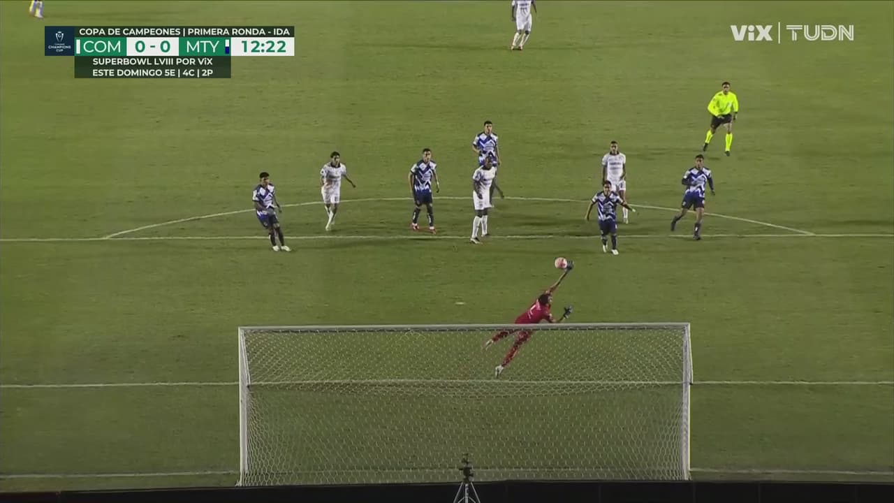 ¡Arquero! Vuela Andrada para sacar el tiro de Aparicio