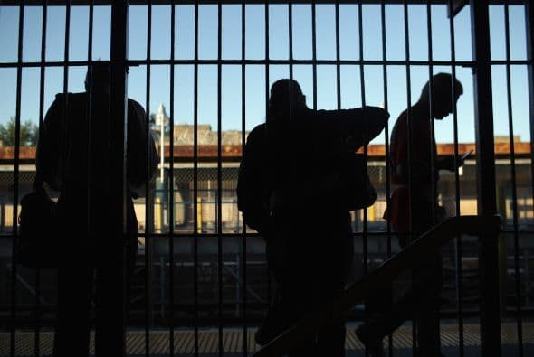 La normalidad también regresaba paulatinamente a las terminales aéreas que dan servicio a Nueva York, ya que desde las 6 a.m. los aeropuertos internacionales de John F. Kennedy y Newark comenzaron a aceptar vuelos de llegadas, mientras que las salidas se reanudarán a partir de mediodía, según informó la Autoridad Portuaria de Nueva York y Nueva Jersey.