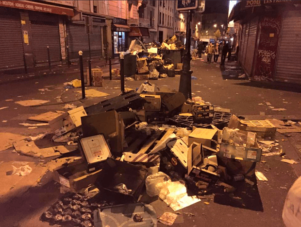 El mercado Chateau Rouge al atardecer.