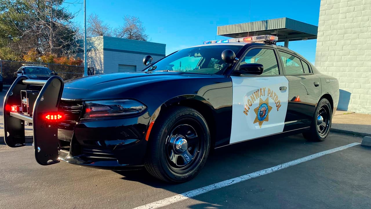 Estudiante de Sacramento es atropellado en cruce peatonal frente a su escuela; conductor se dio a la fuga