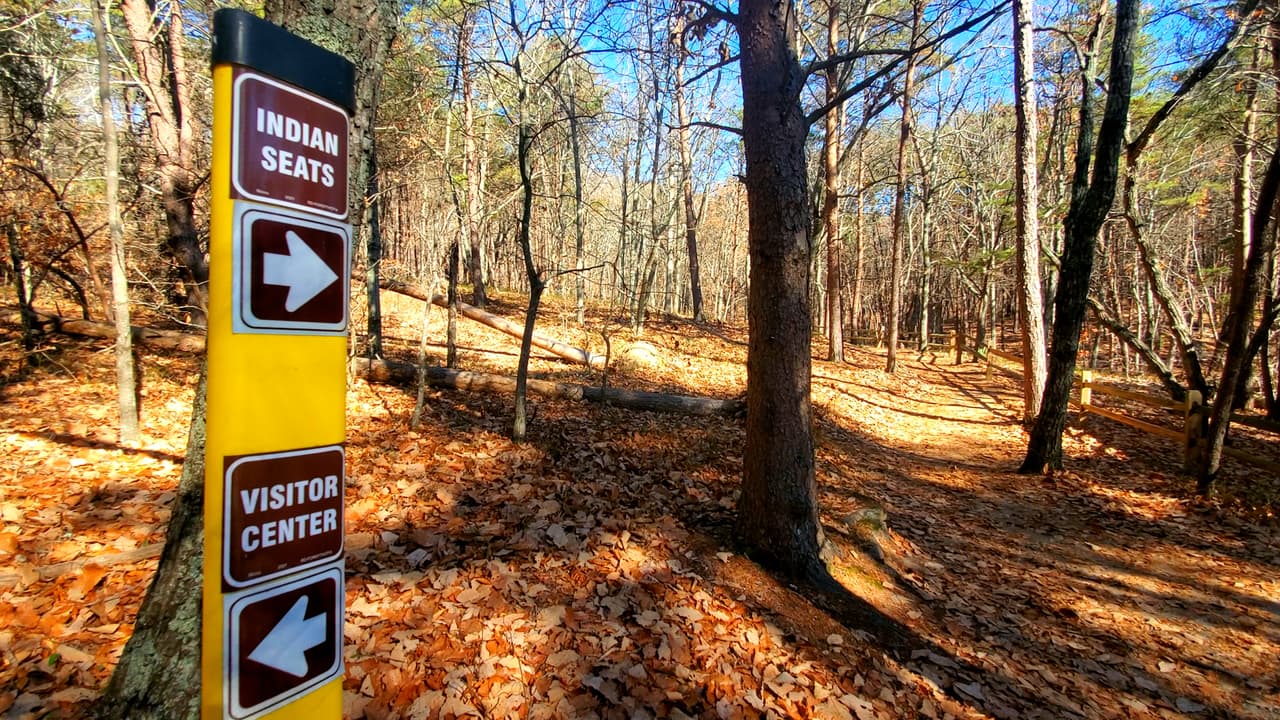La versión corta es empezar el camino hacia el oeste, y en este caso llegarás a la plataforma de observación en una media hora.