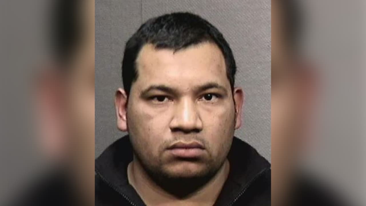 ¿Lo has visto?: Autoridades lo buscan por agresión sexual y actos de indecencia contra un menor en Houston