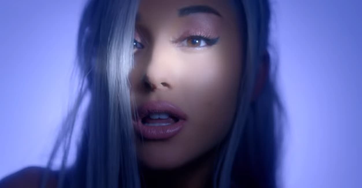 ¡Ariana cada vez está más grande! Poco a poco va sacando a flote su lado más sensual.