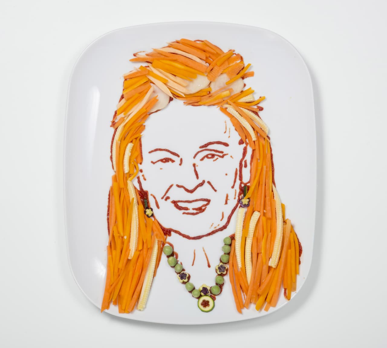 PETA se unió con la artista Prudence Staite, quien se especializa en hacer arte con vegetales.