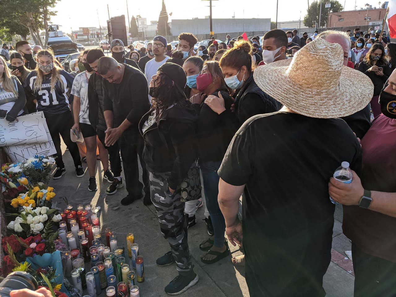 Desde que se conoció de la muerte del adolescente, la familia y la comunidad han pedido al Departamento del Aguacil conocer en detalle las circunstacias del hecho, sin embargo, hasta el momento, el alguacil asegura que no tiene respuestas.
<br>