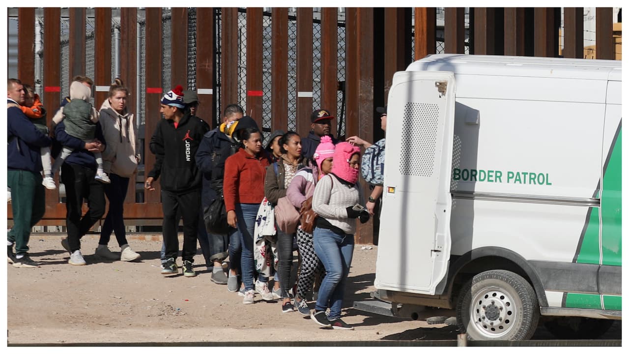 Abogado del sur de Florida explica por qué seguirían las liberaciones de migrantes en la frontera