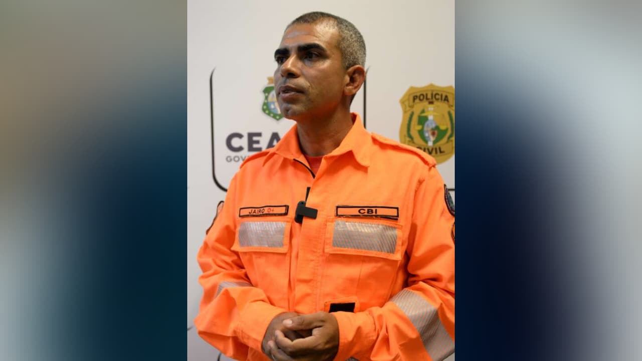 Un bombero desaparece en el mar después de rescatar a un turista y sobrevive al nadar tres millas hasta una playa
