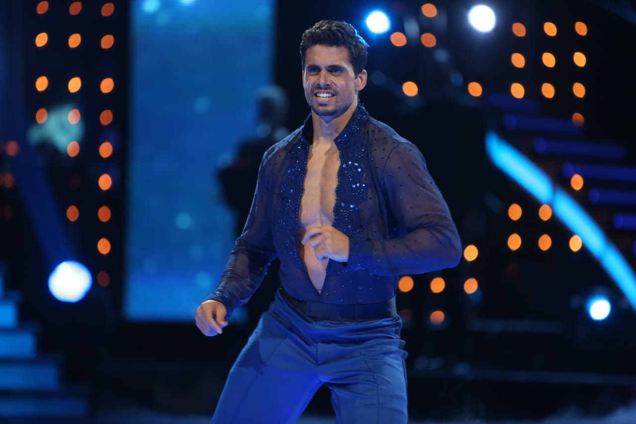 Eso sí, también estaba abierta hasta la cintura, para que las juezas Bianca y Ninel pudieran ver bien su cuerpo.