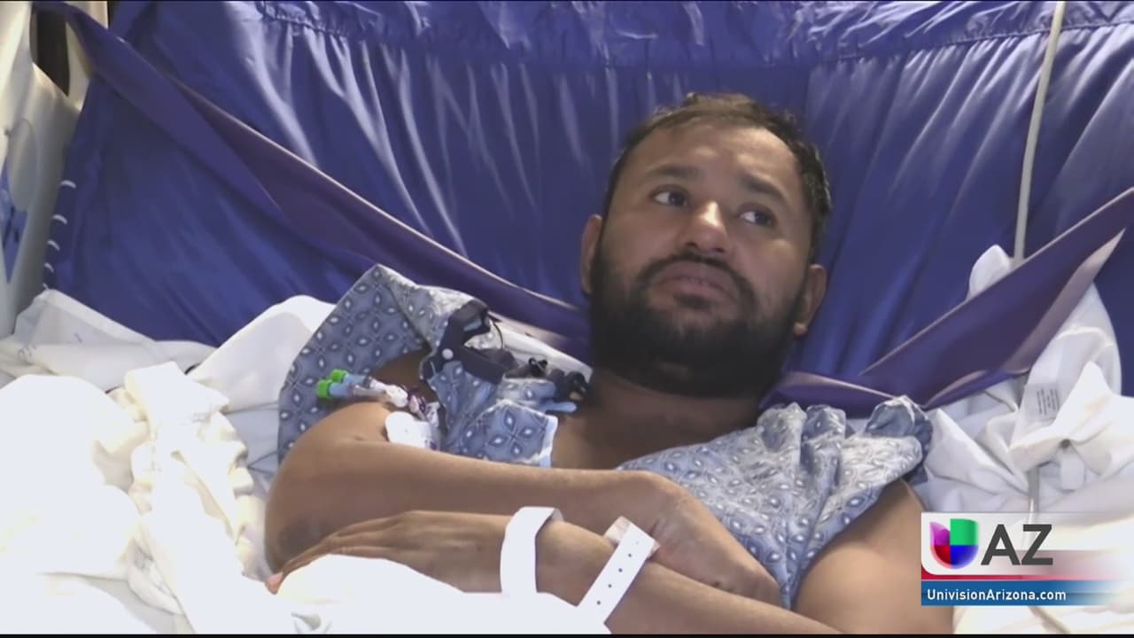 Inmigrante hospitalizado en Arizona tras caer del techo de una vivienda teme ser deportado a su país