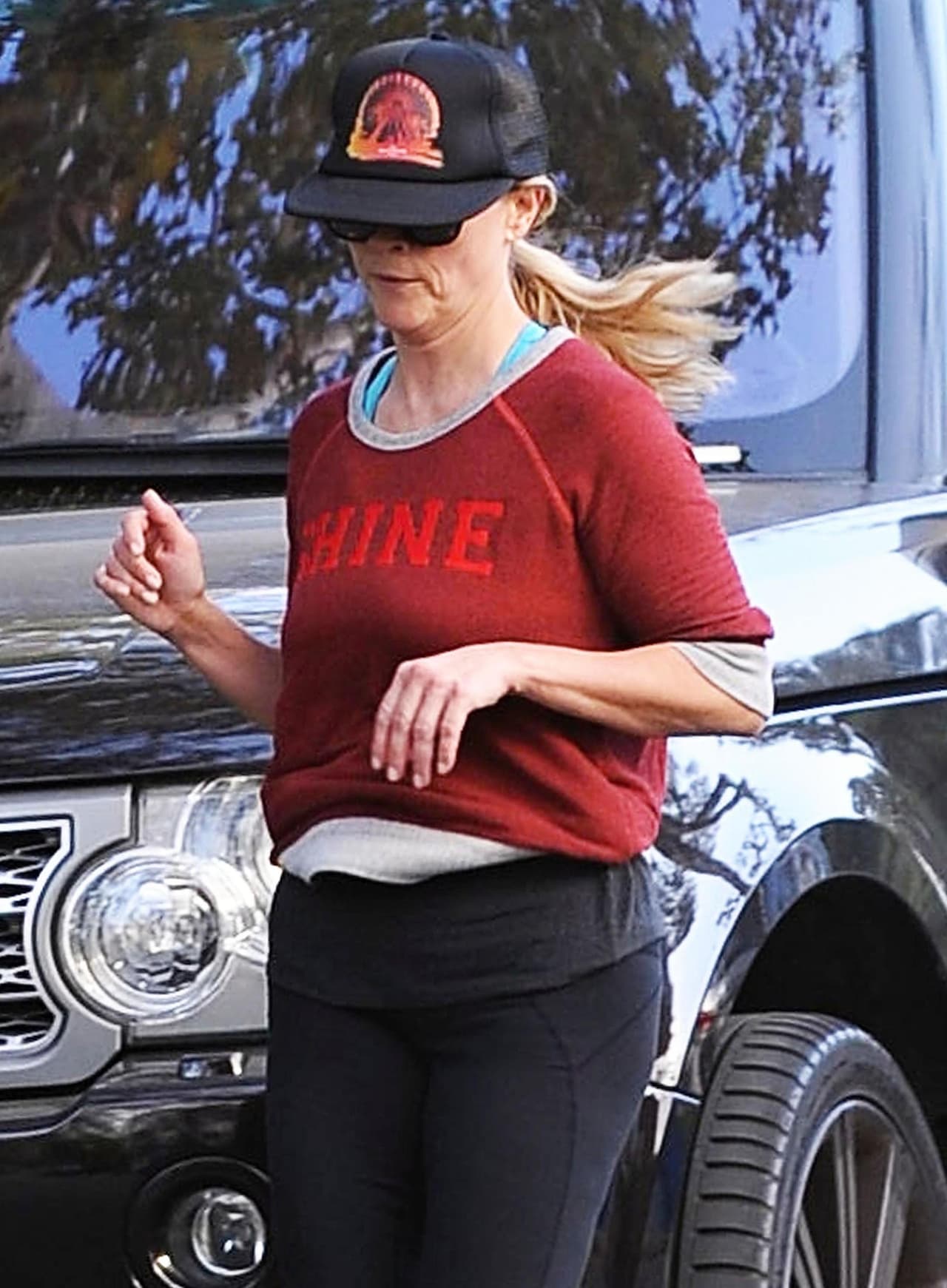 O tal vez es el movimiento de rebote que produce el jogging. pero las bolsitas de la cara comienzan a notarse.