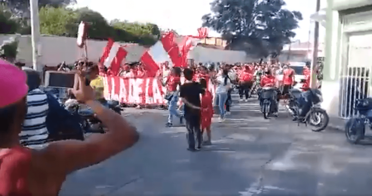 Despiden con caravana a aficionado de América de Cali