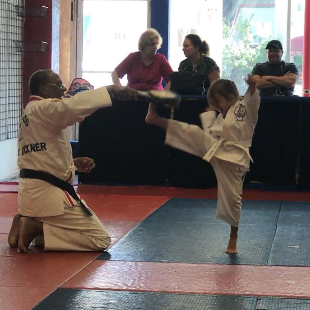 En ese entonces, Alan también publicó un video donde vemos a Michelle dando todo en su clase de artes marciales, junto al video escribió: "Michelle Tacher es mi karateka azteca".