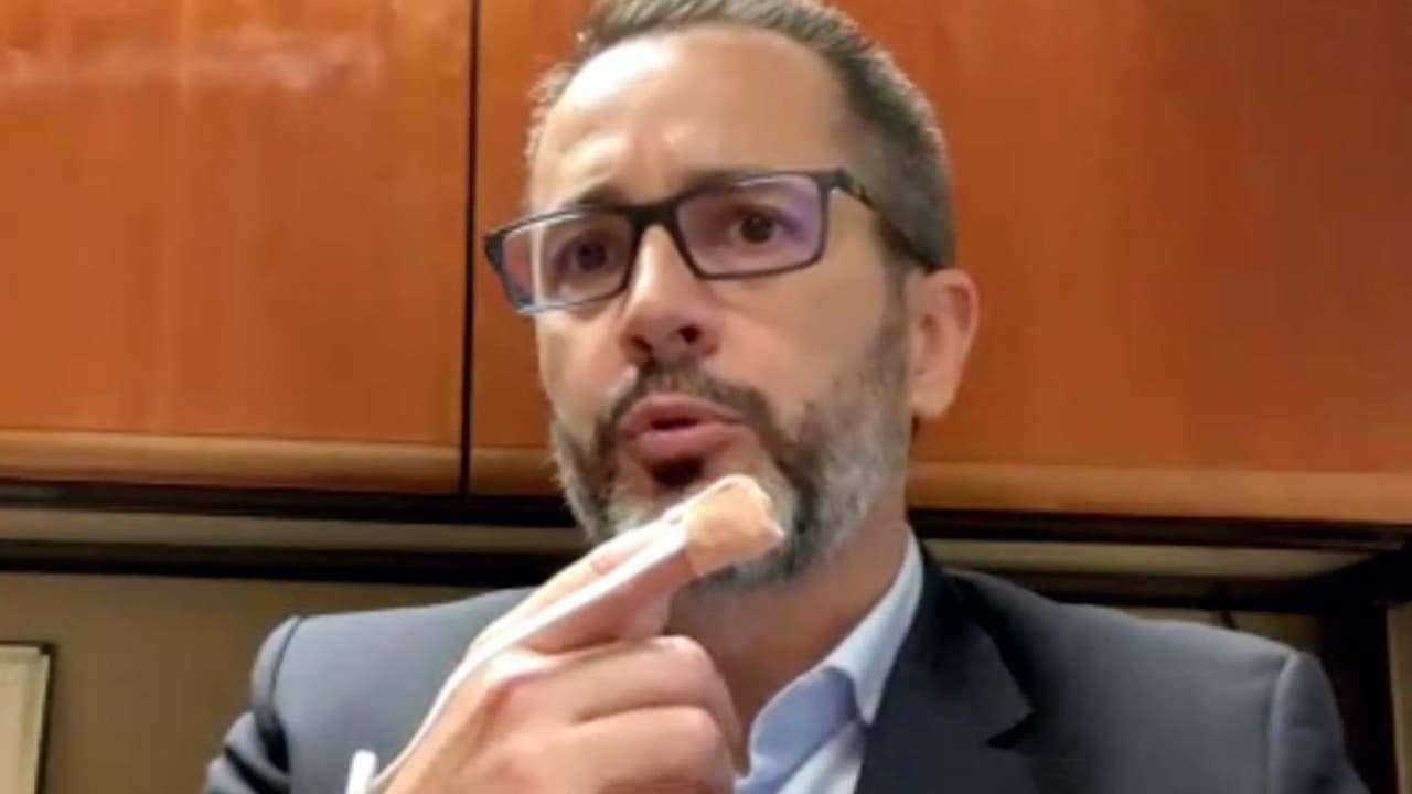 Por otro lado, 
<a href="https://www.univision.com/shows/despierta-america/un-dispositivo-para-monitorear-a-los-pacientes-de-covid-19-desde-sus-casas-quien-lo-usa-y-como-funciona-video">fue desarrollado un dispositivo para monitorear a pacientes con coronavirus desde sus casas</a>, y nosotros te contamos todo lo que se sabe al respecto.