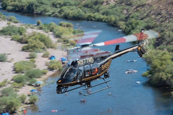 ¡Alerta ante los arroyos! Rescatan a mujer atrapada en carro