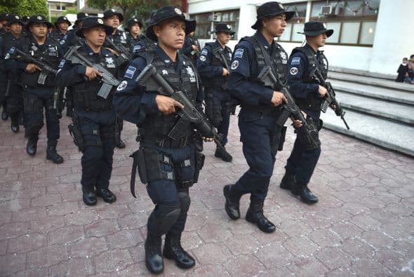 Entre las tareas que se están llevando a cabo destaca el desarmar a los policías municipales aún en activo.